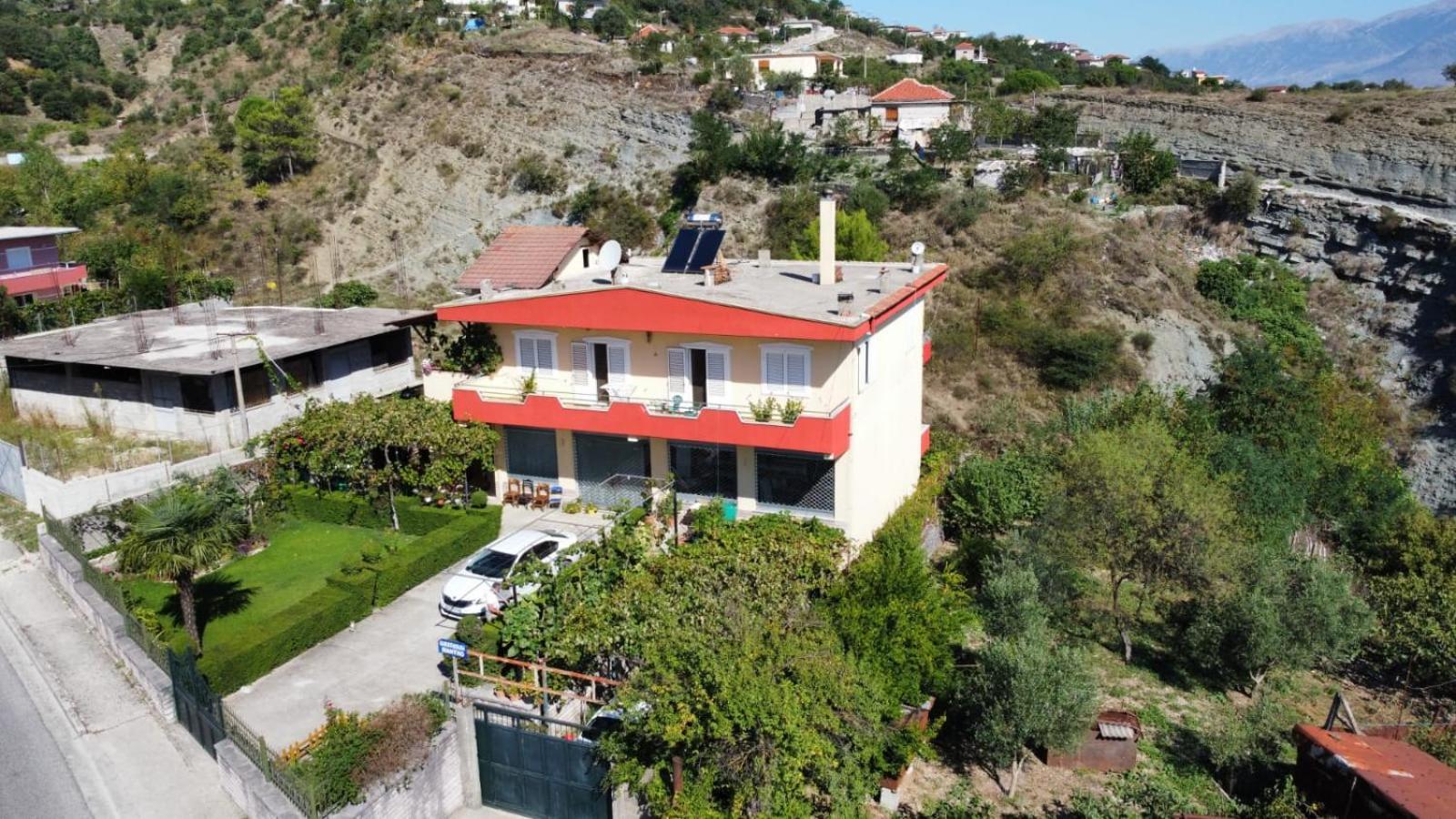 Guesthousemantho Penzion Gjirokastër